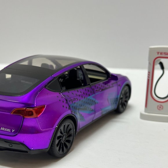 1:24 Tesla Model Y Diecast With Headlight & Taillight LED Purple Game for PEACE - Picture 3 of 9